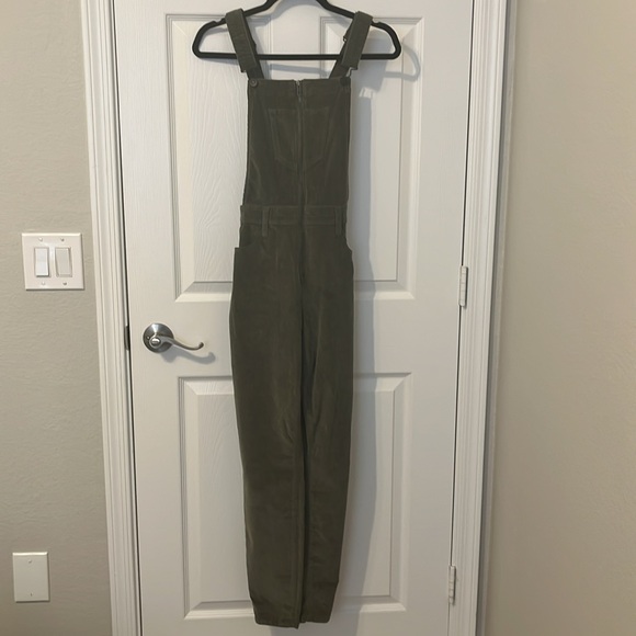 Fashion Nova Olive Green Corduroy Overalls - Size Small - Excellent Condition. - Picture 3 of 6